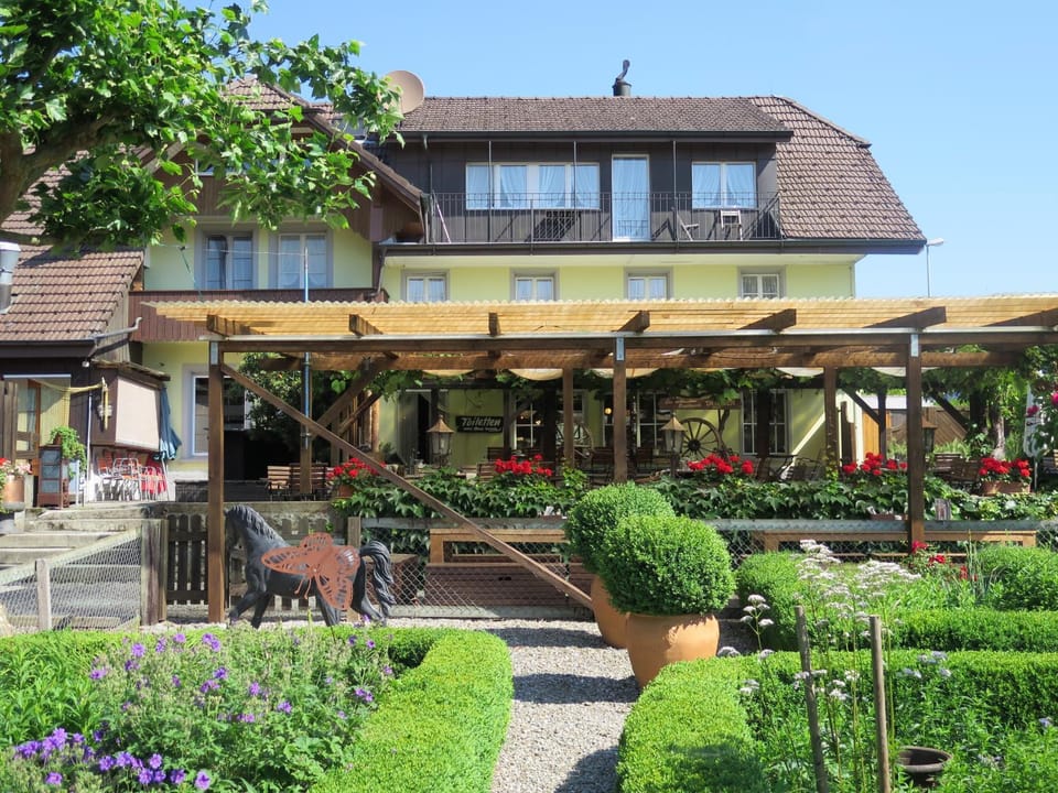 Restaurant/places to eat, Balcony/Terrace, Area and facilities