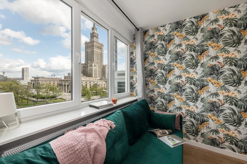 View (from property/room), Living room, City view, Landmark view