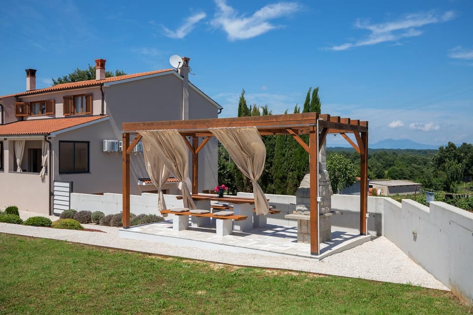 Apartments Lara Apartment in Istria County