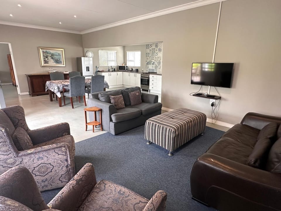 Steenkoppies semi self catering apartment Apartment in Gauteng