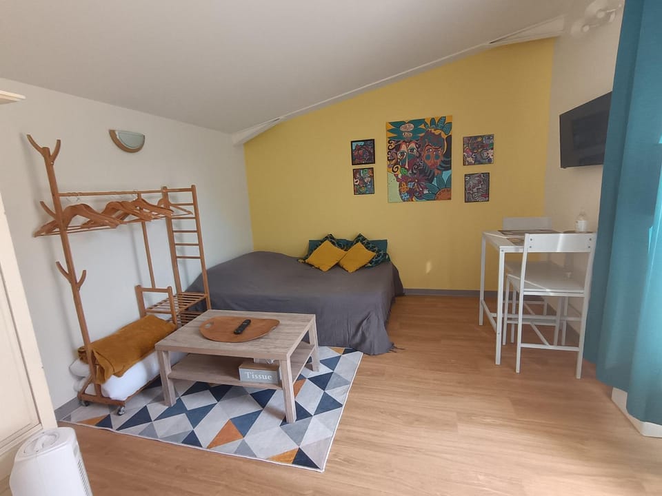 Studio indépendant au calme avec parking privatif Apartment in Occitanie