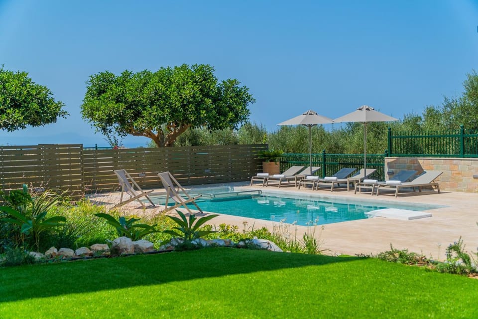 Garden, Swimming pool