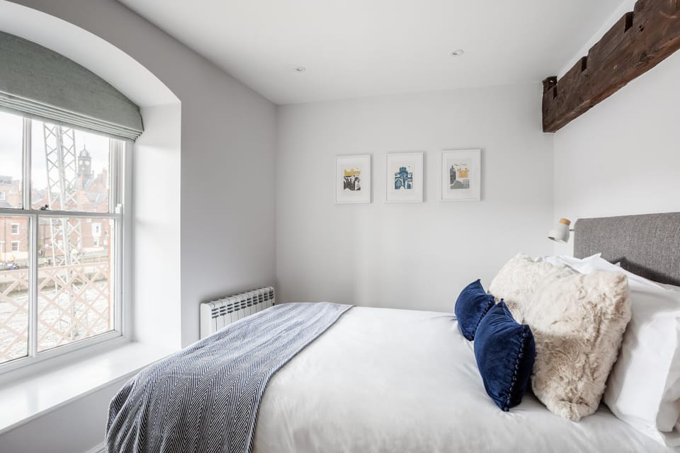 Bed, Bedroom, internet