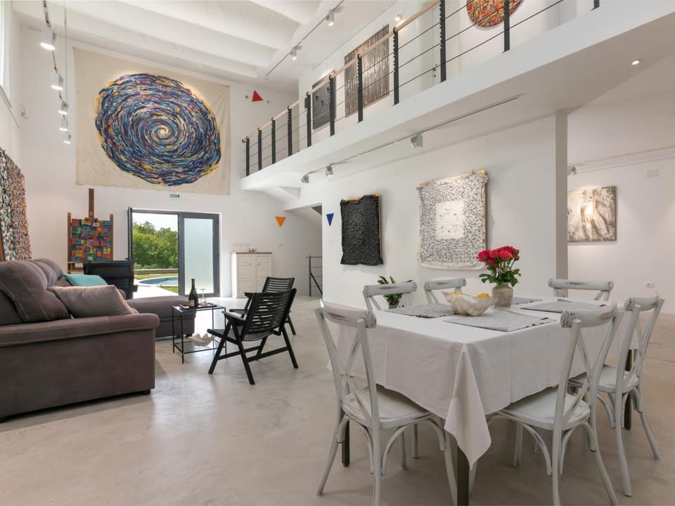 Photo of the whole room