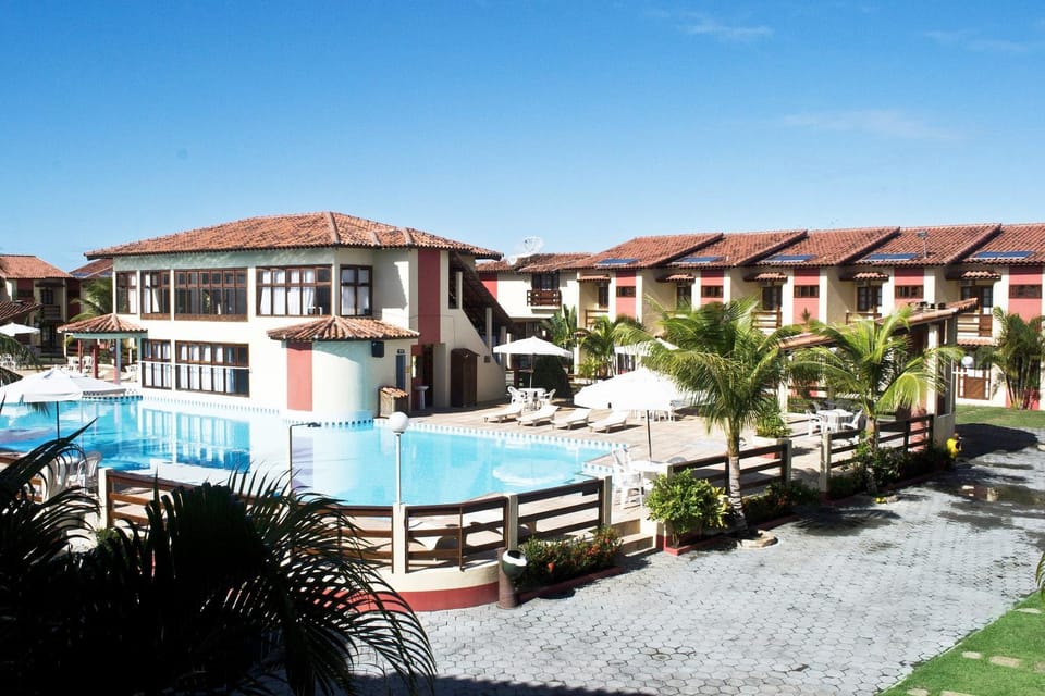 Day, Pool view