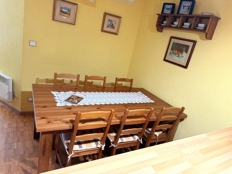 Apartamento con piscina en Enveitg Apartment in Occitanie