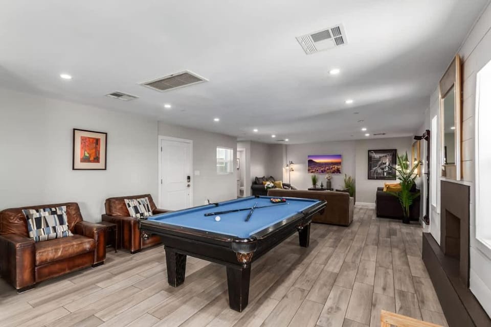 Pristine Sunset- In Old Town - Private Pool - BBQ House in Scottsdale