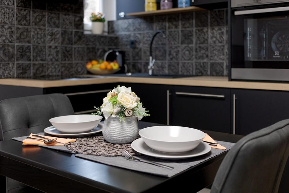Kitchen or kitchenette, Breakfast