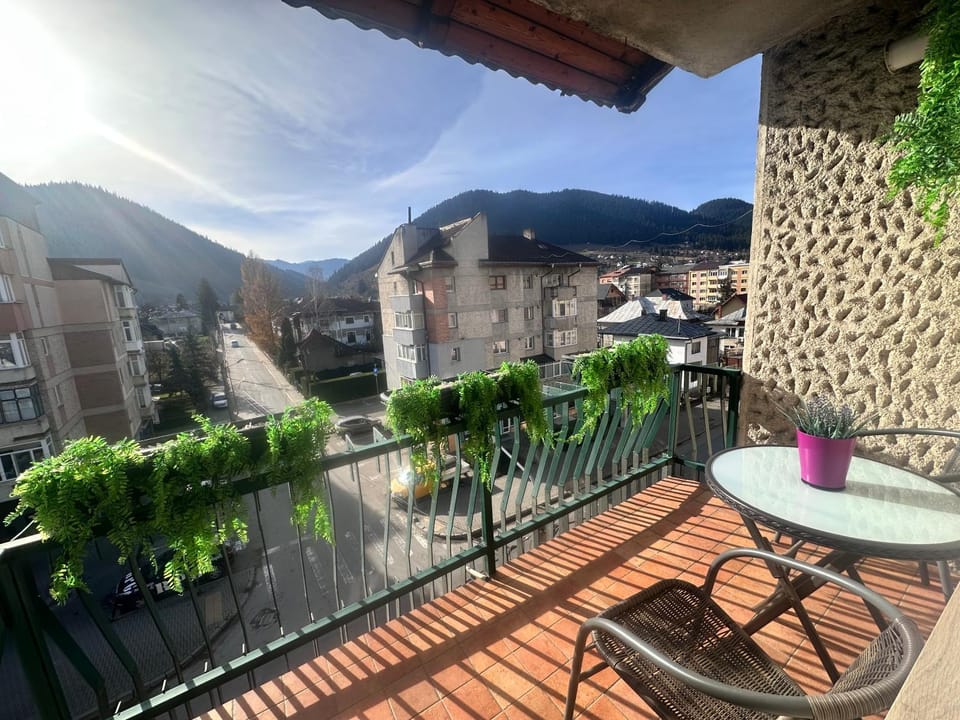 Day, Natural landscape, Balcony/Terrace, Mountain view