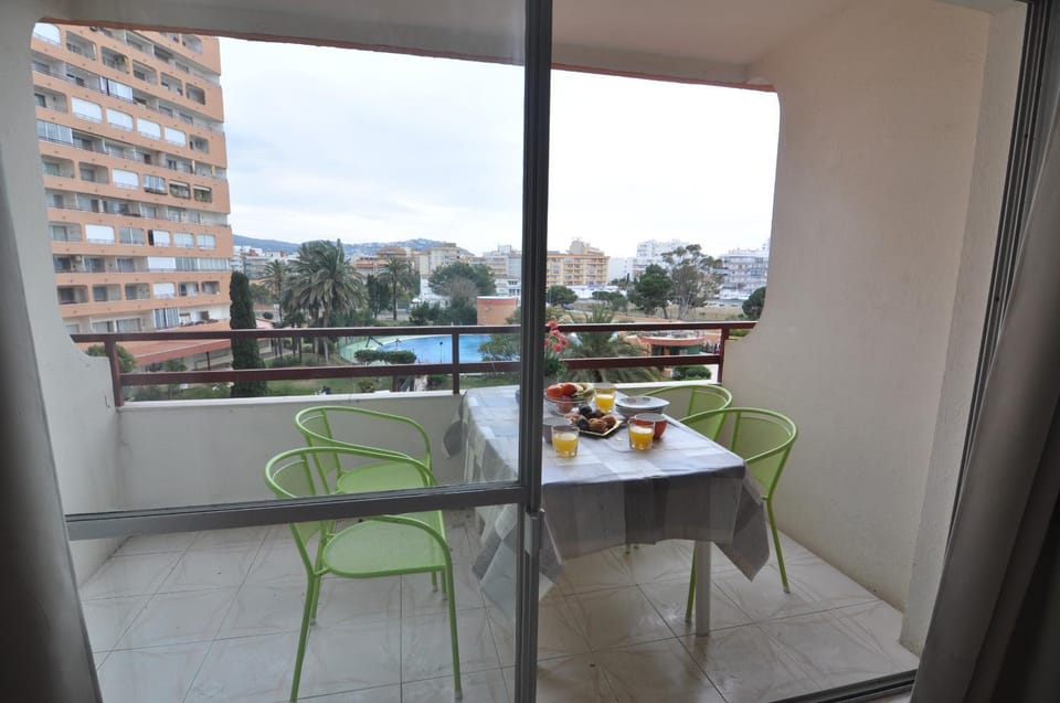 View (from property/room), Balcony/Terrace, Dining area