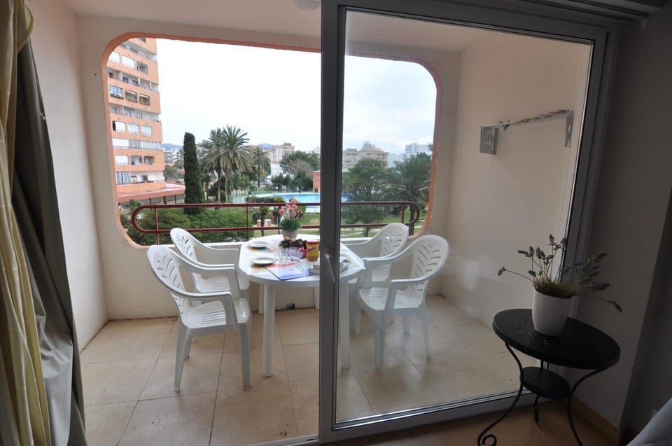 View (from property/room), Balcony/Terrace, Dining area