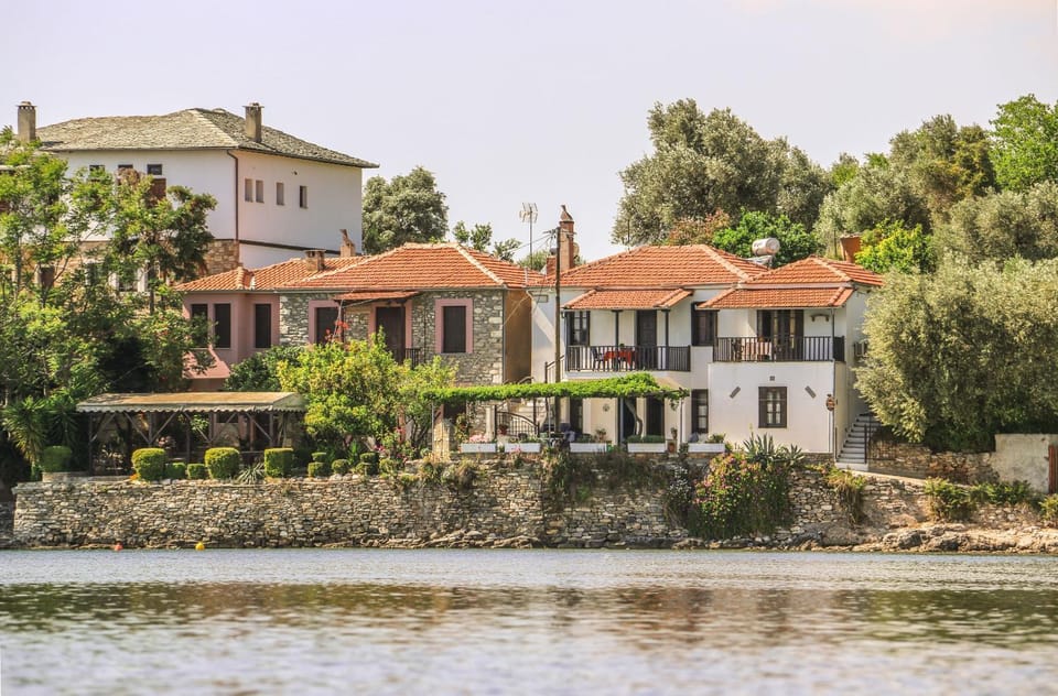 Facade/entrance, Bird's eye view