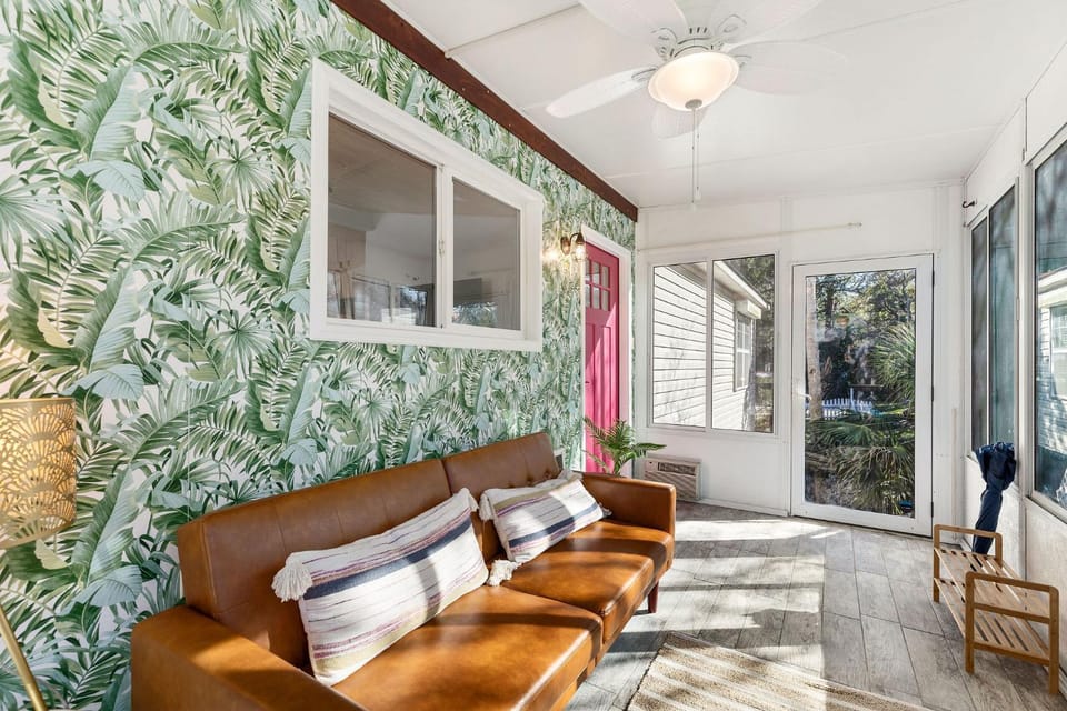 2nd Block E Huron - Keep Palm - Adorable House Minutes from the Beach House in Folly Beach