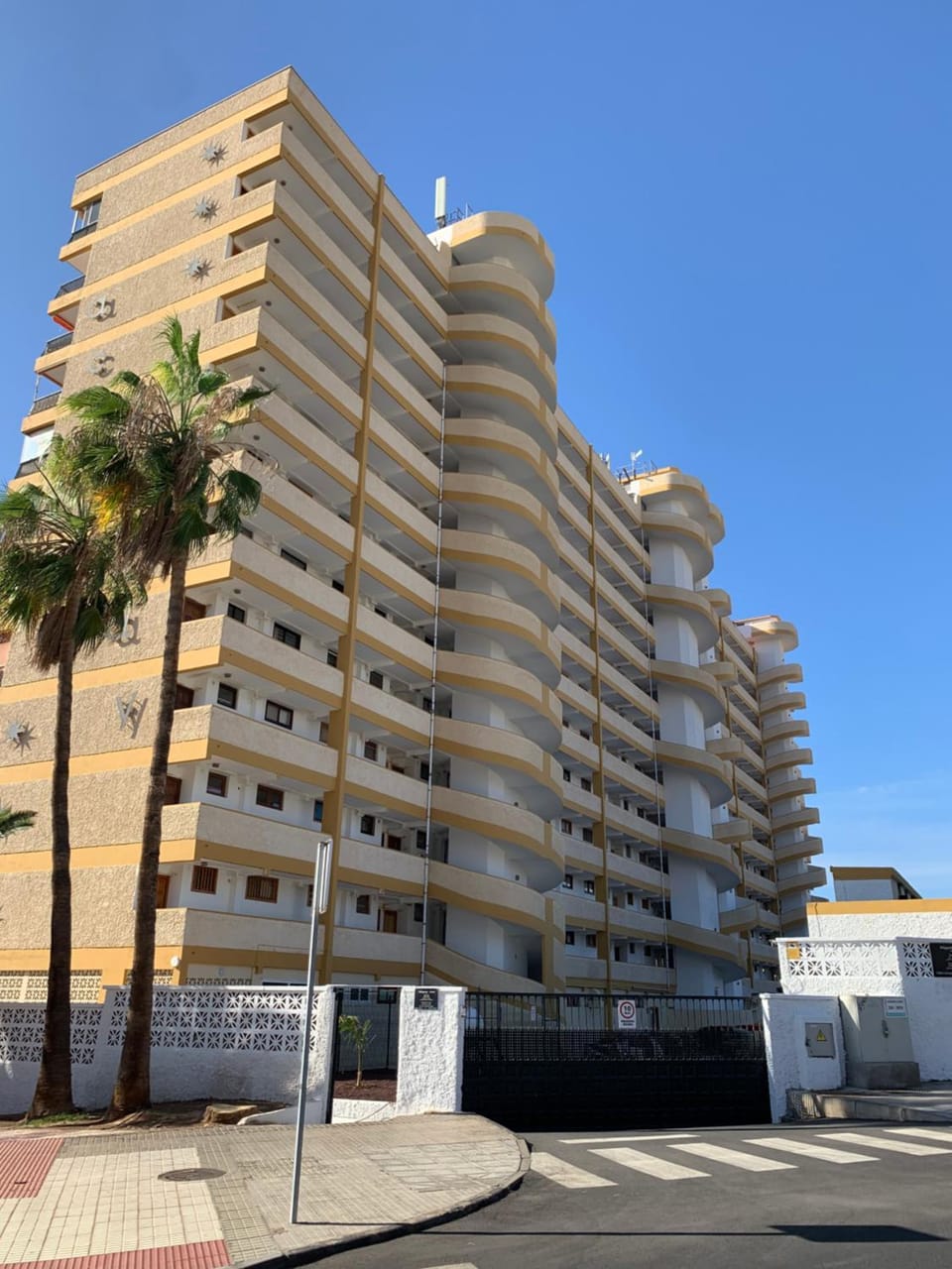 Property building, Neighbourhood, Street view