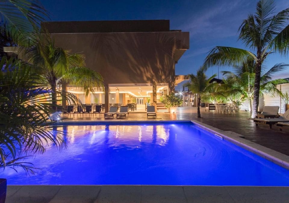 Property building, Swimming pool, Swimming pool