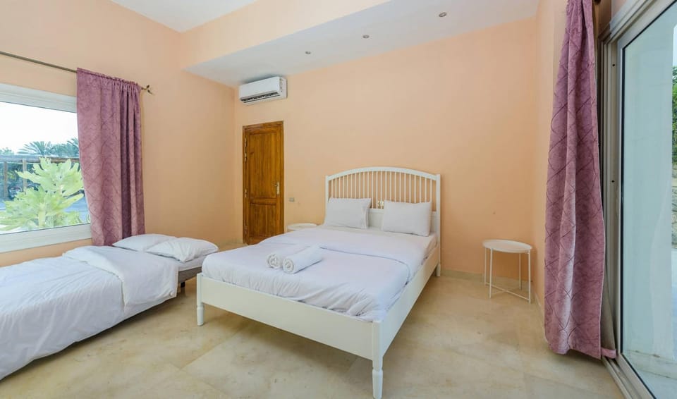 4 Bedroom Villa with Heated Pool, Jacuzzi & Lagoon View in Phase 4 Villa in Hurghada