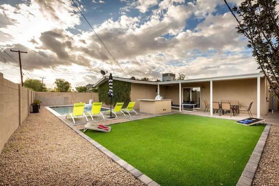 Sunhaven - Private Heated Pool - Walk to Old Town House in Scottsdale