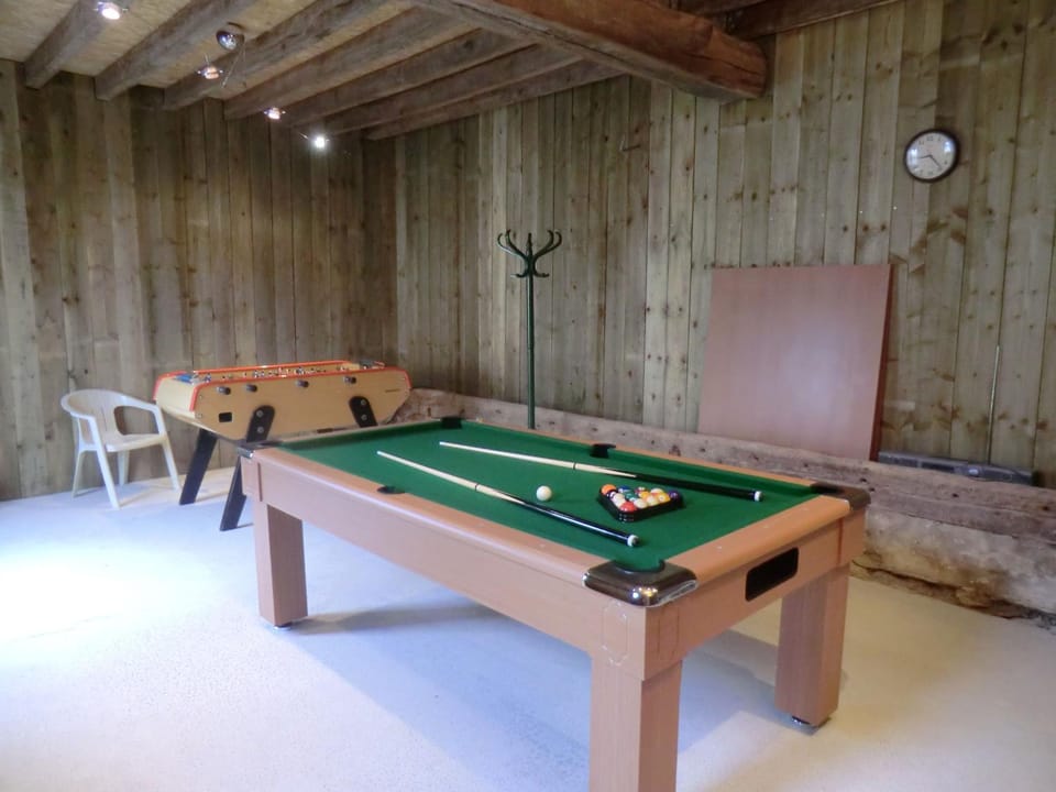 Gîte chaleureux avec jardin arboré, terrasse, salle de jeux et parking privé à Pré-Saint-Évroult. - FR-1-581-3 House in Centre-Val de Loire
