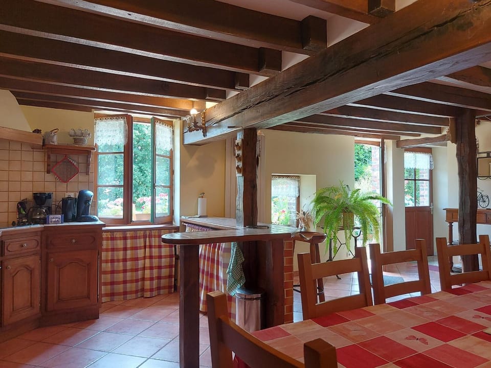 Escapade en longère avec jardin au bord de l'Ozanne, Dangeau, 6 pers. - FR-1-581-25 House in Centre-Val de Loire