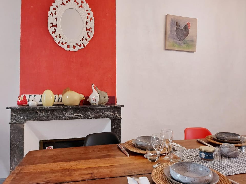 Maison de caractère avec piscine chauffée, étang privé et proche forêt, à 90 min de Paris - FR-1-581-48 House in Centre-Val de Loire