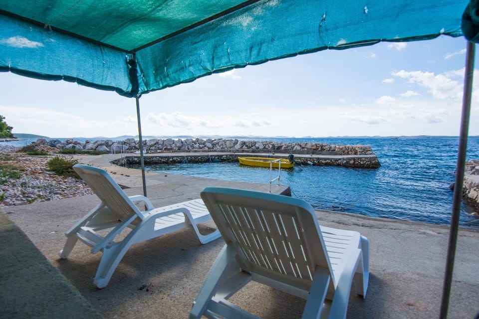 Beach, Area and facilities