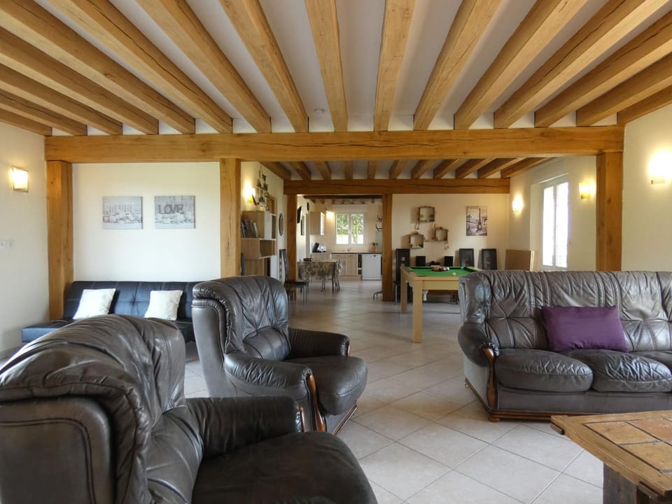 Gîte familial 5 pers avec billard et terrain de jeux - FR-1-581-59 House in Centre-Val de Loire