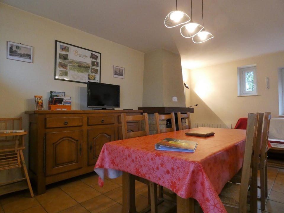 Spacieux gîte au cœur du Perche - 3 chambres, jardin, cheminée, proche activités et Nogent-le-Rotrou - FR-1-581-67 House in Centre-Val de Loire