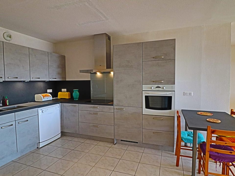 Spacieux 60m² classé 3 étoiles, terrasse vue mer, proche plage - FR-1-472A-136 Apartment in Occitanie