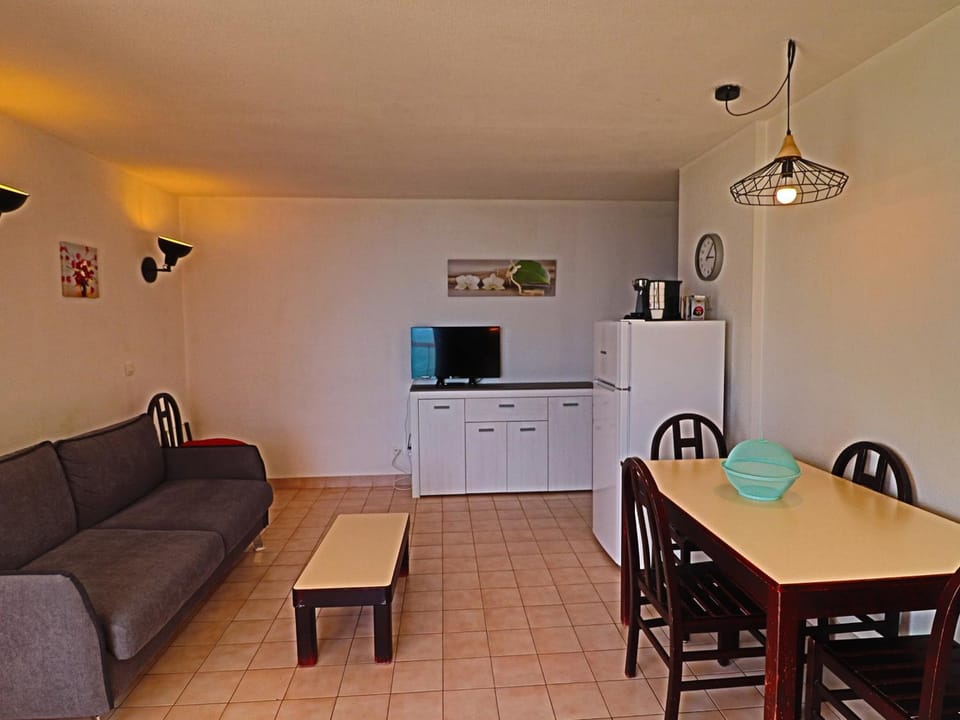 Studio climatisé avec vue mer, piscine et parking - FR-1-472A-134 Apartment in Occitanie