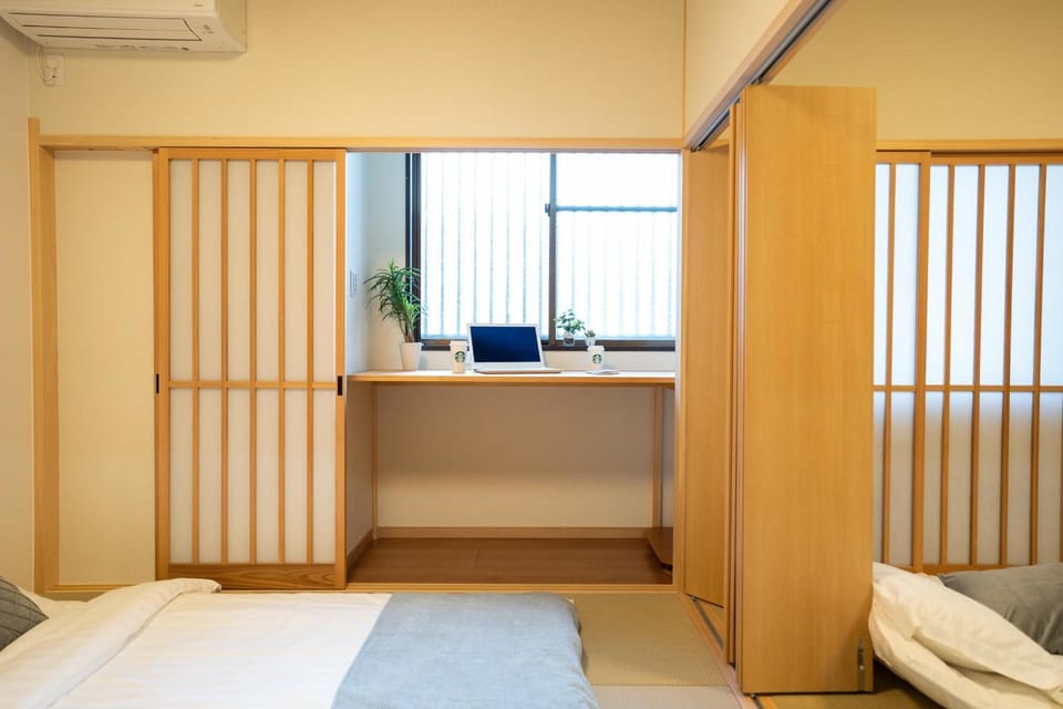Bed, Photo of the whole room, Bedroom, air conditioner