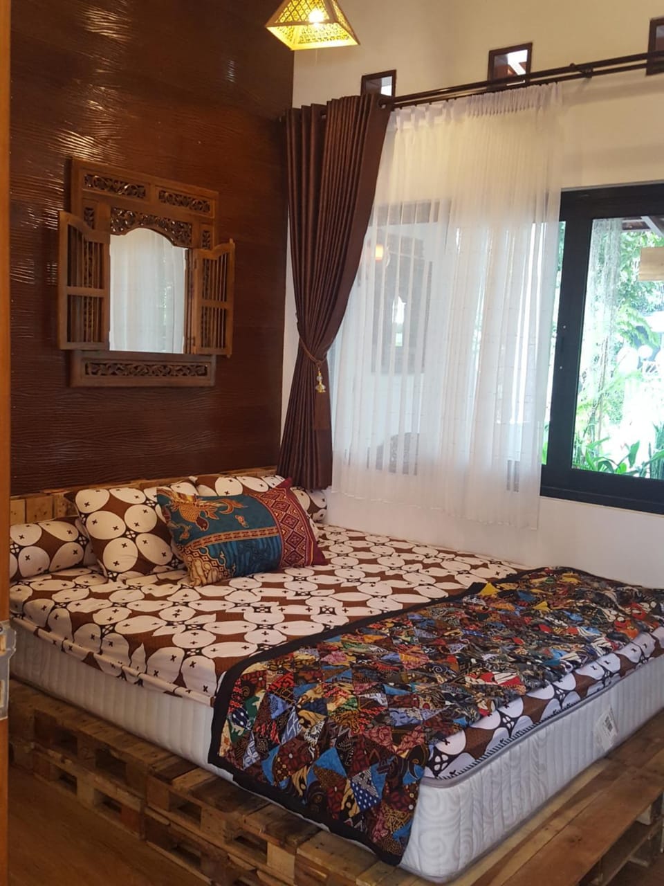 OMAH LUMUT Malang, Best Family Villa 3 Bedrooms Free Pool Kolam Renang Villa in East Java