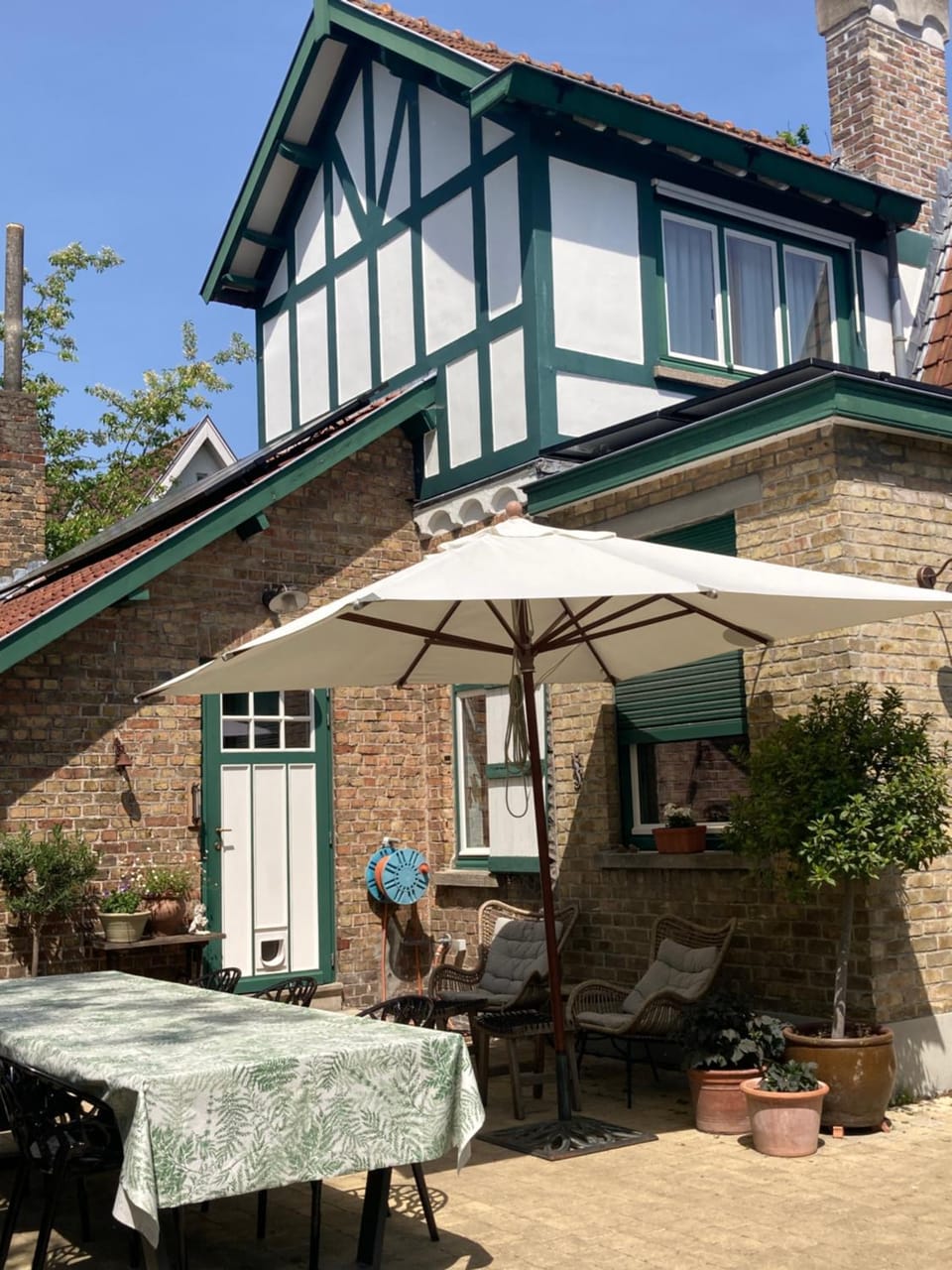 Tree & B Bed and Breakfast in Bruges