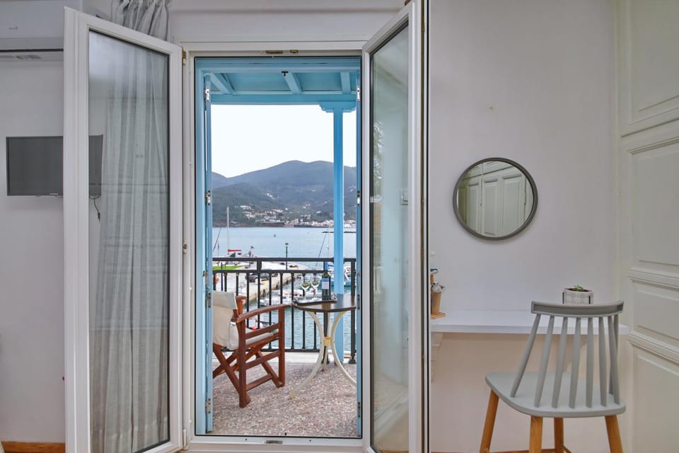 Natural landscape, View (from property/room), Balcony/Terrace, Mountain view, Sea view