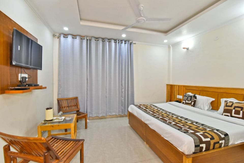 Dharamshala Best hotel Pine view -Free Parking-cricket stadium 5 km-Mcleodganj 8 km- Bhagsunag 9 Hotel in Punjab, India