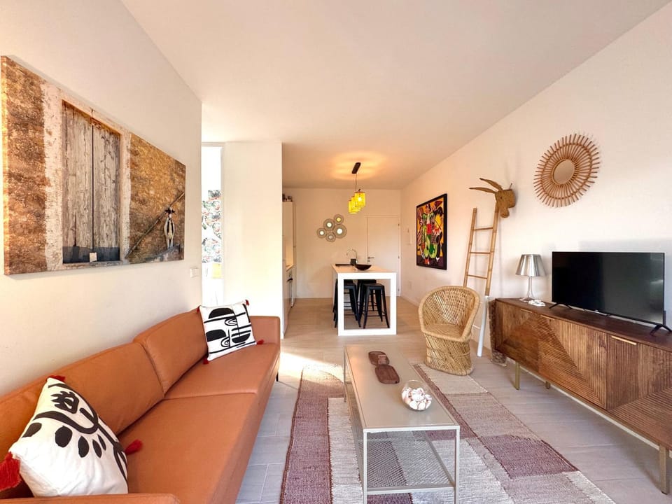 Appartement NoBe Es Pujols proche plage, vue mer Apartment in Es Pujols