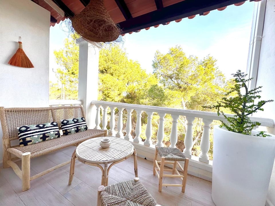 Appartement NoBe Es Pujols proche plage, vue mer Apartment in Es Pujols