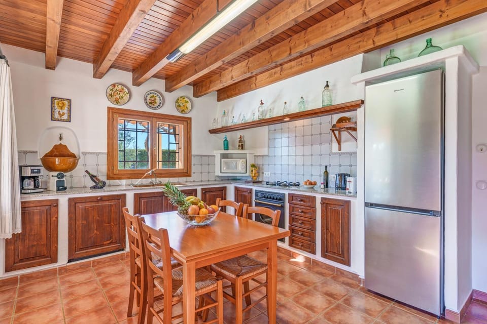 Property building, Kitchen or kitchenette, Living room