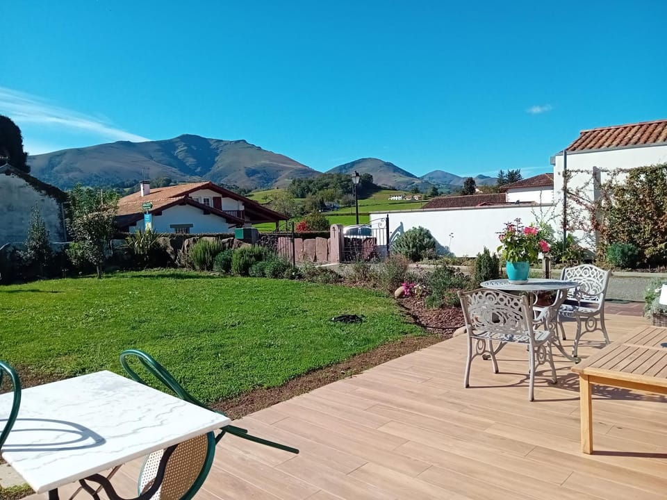 ATALOZTI Maison d'hôtes ST JEAN PIED DE PORT Bed and Breakfast in French Basque Country