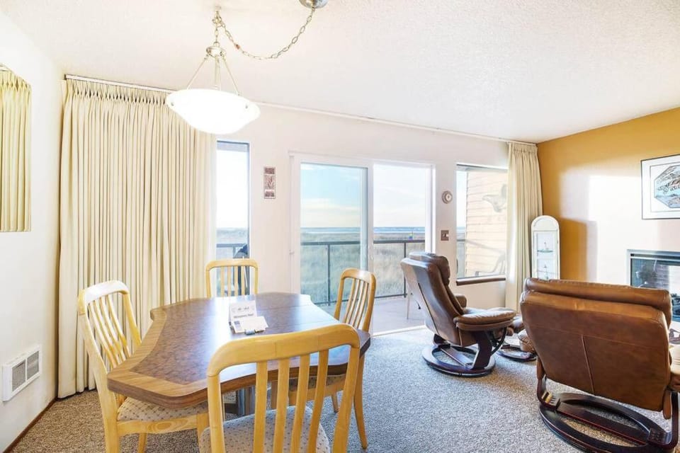 Waterfront Condo in Stunning Location House in Moclips