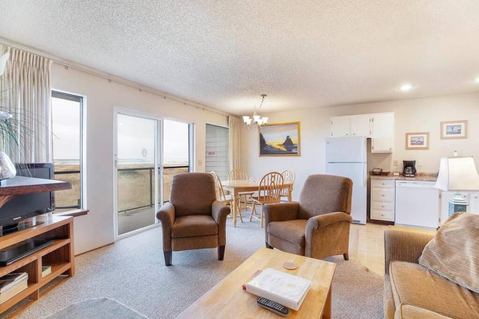 Beachfront Condo on the Moclips River House in Moclips