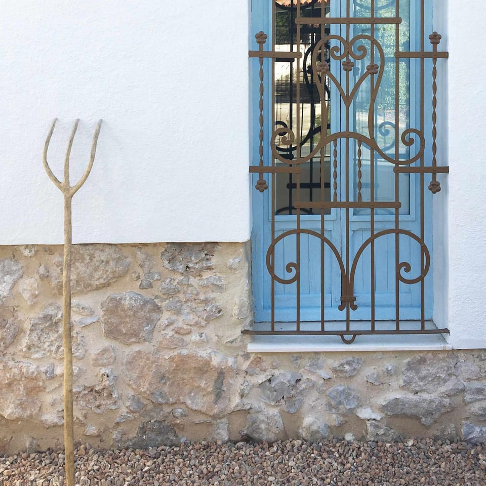 Day, Decorative detail