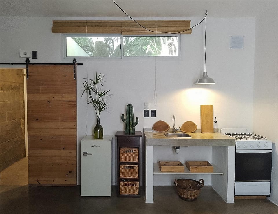 Kitchen or kitchenette, Dining area, oven, stove, toaster
