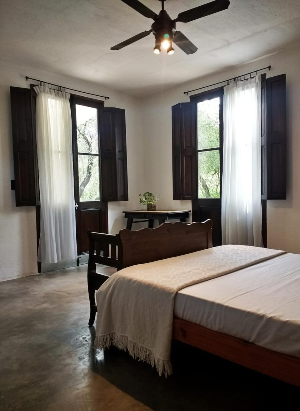 Bed, Photo of the whole room, Decorative detail, Bedroom