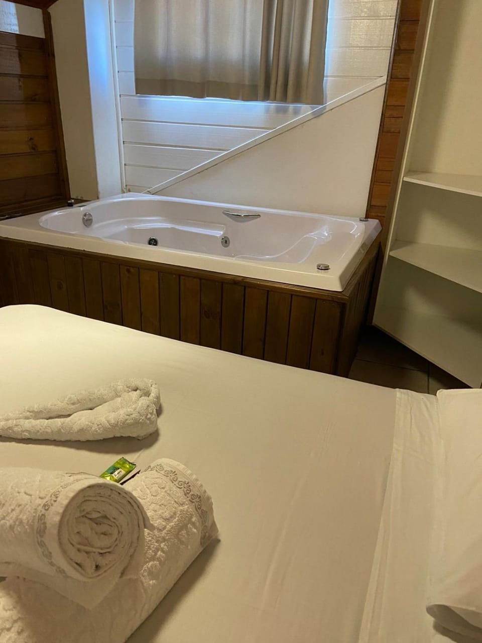 Bed, Bath, towels