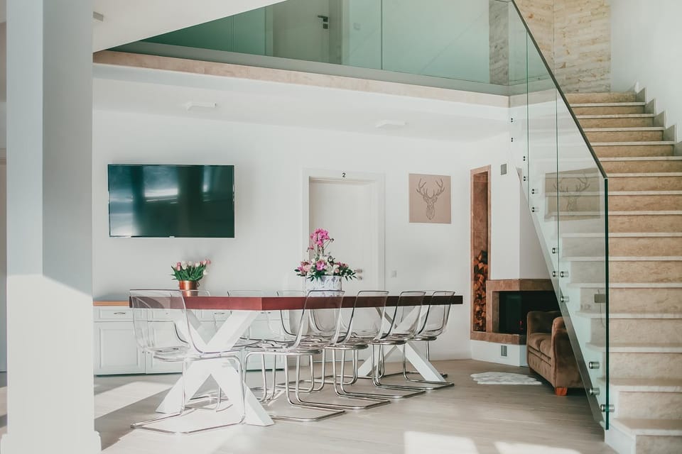 TV and multimedia, Living room, Seating area, Dining area