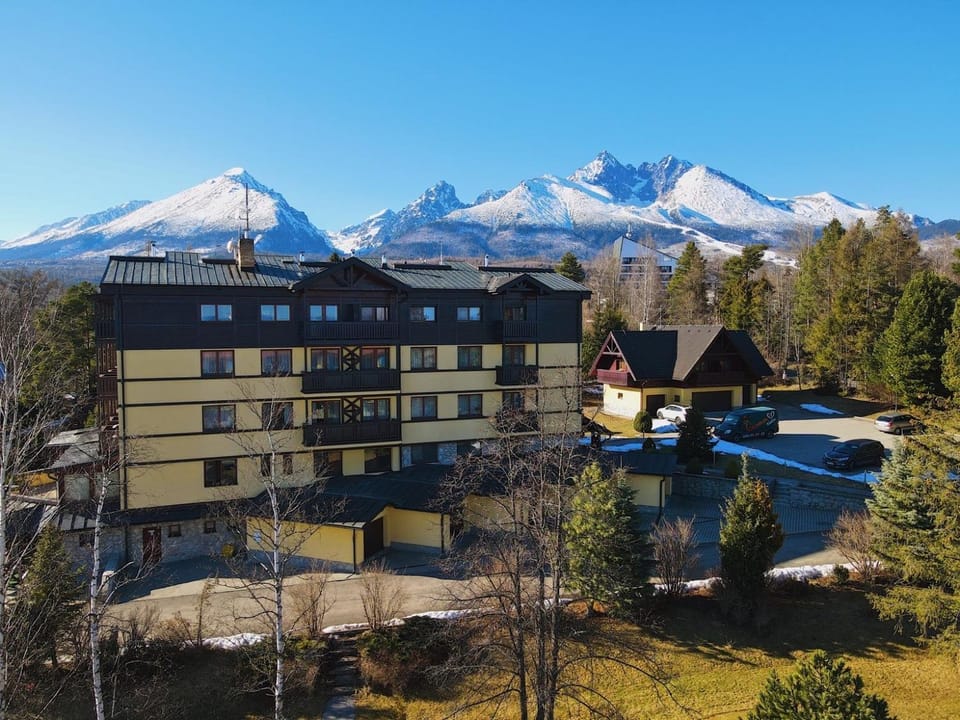 Property building, Day, Natural landscape, Mountain view