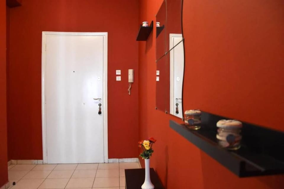 Colourful Apartment in AthensCity 1min from Subway Apartment in Athens