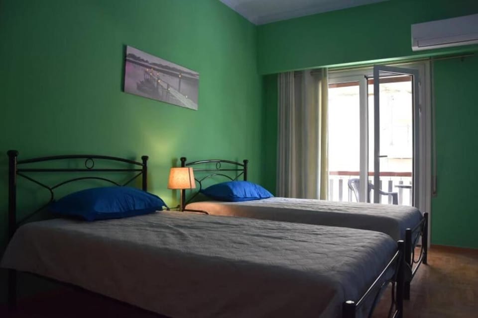 Colourful Apartment in AthensCity 1min from Subway Apartment in Athens