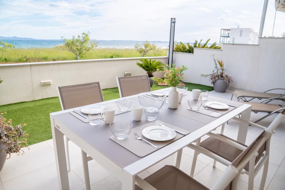 Garden, Sea view, Breakfast