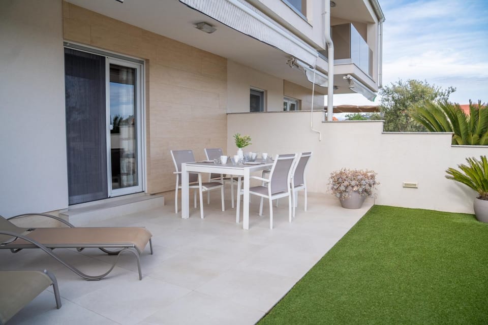 Garden, Seating area